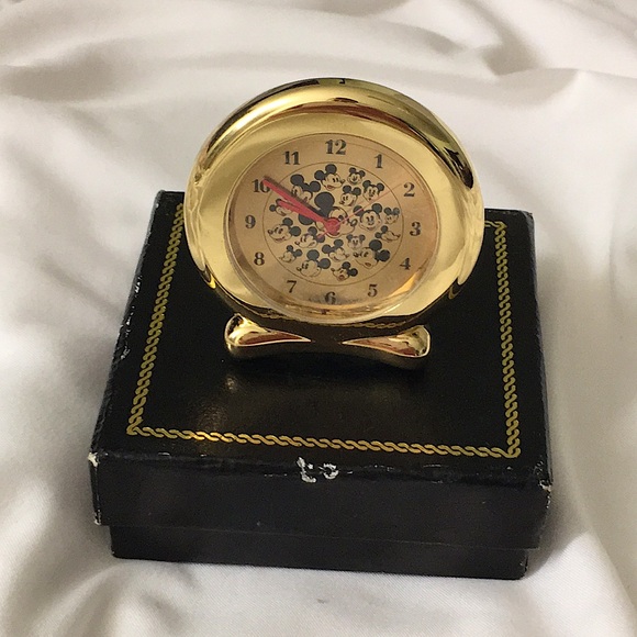 ?Vtg Disney Collectible table clock main image 11